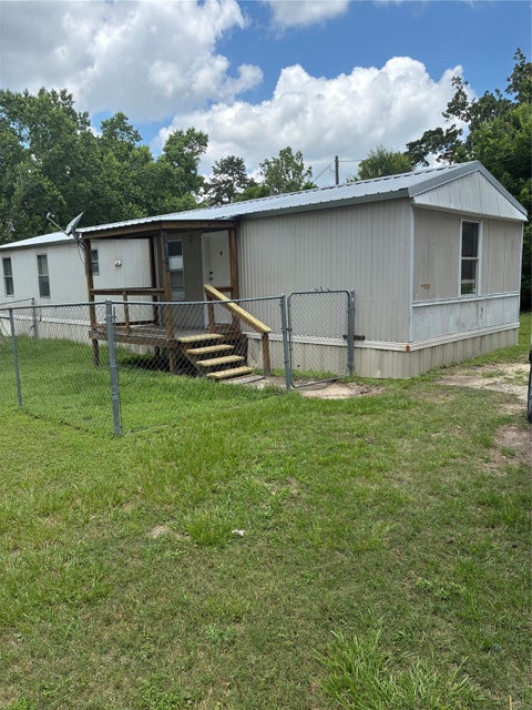 Photo of 3410 State Hyw 75 South #B, Huntsville, TX 77340 (MLS # 31788395)