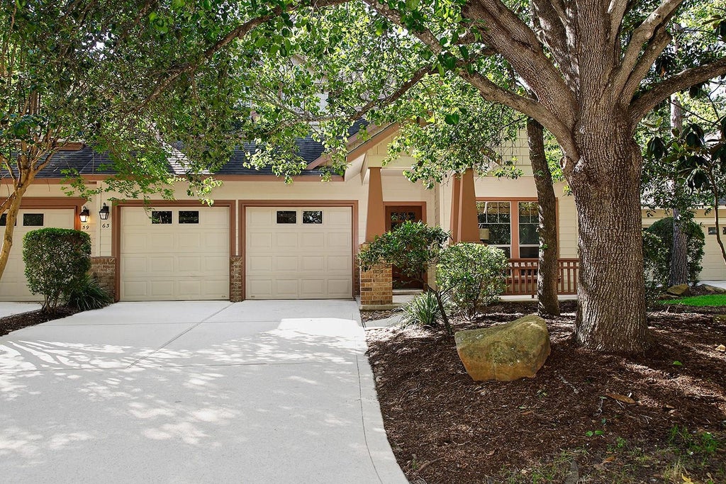 Photo of 63 Douvaine CT, The Woodlands, TX 77382 (MLS # 92113436)
