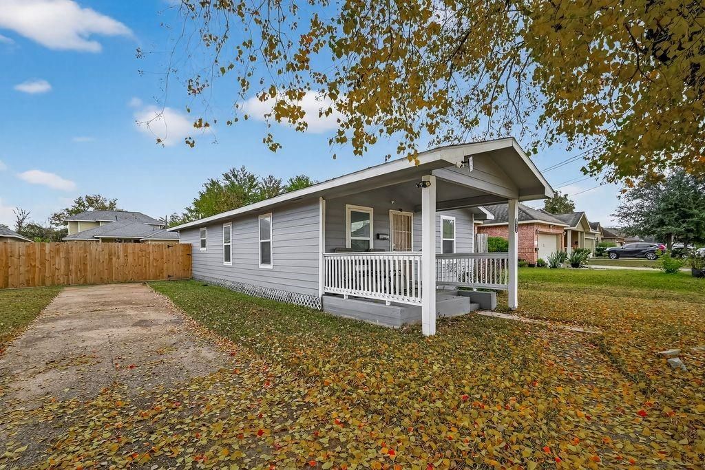 Photo of 8023 Fountain Street, Houston, TX 77051 (MLS # 70424129)