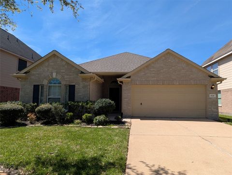 Photo of 5618 Savannah Woods Lane, Rosharon, TX 77583 (MLS # 32863704)