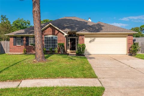 Photo of 4918 Heritage Plains Drive, Friendswood, TX 77546 (MLS # 19481485) Photo of 4918 Heritage Plains Drive, Friendswood, TX 77546 (MLS # 19481485)