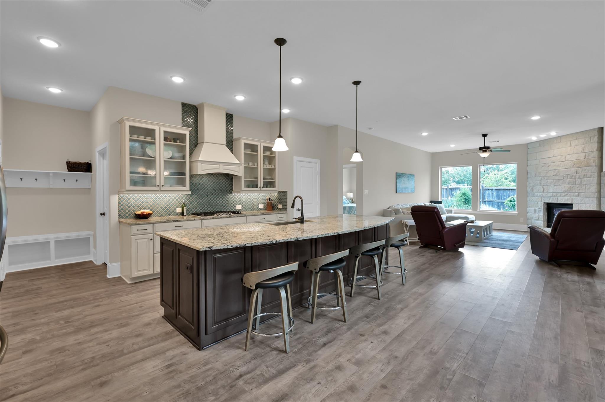 3825 Hawthorn Shadow Court