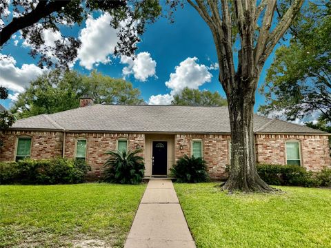 Photo of 3103 Fairway Drive, Sugar Land, TX 77478 (MLS # 91961116)