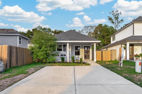 Homes For Rent - 16495 Jasmine Marie Place<br/> Conroe, TX 77306