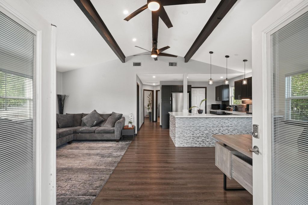 Photo of 3802 Bayshore Drive, Bacliff, TX 77518 (MLS # 8297513)