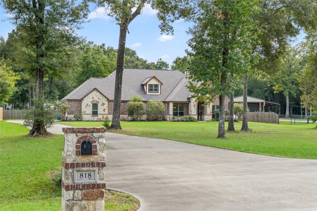 Photo of 818 Commons Lake Edge Drive, Huffman, TX 77336 (MLS # 76608090)