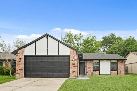 Photo of 6711 Pickett Drive, Richmond, TX 77469 (MLS # 18181276)