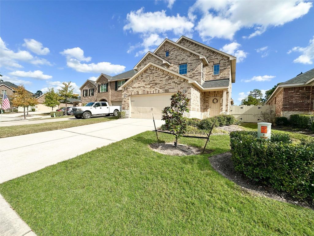 Photo of 16817 Pink Wintergreen Drive, Conroe, TX 77385 (MLS # 39737207)
