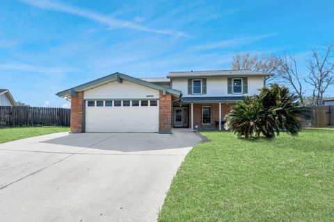 Photo of 10522 Gulfstream Lane, Sugar Land, TX 77498 (MLS # 52857079)