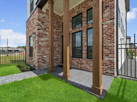 Tiny photo for 9208 Washington Heights Street St, Houston, TX 77063 (MLS # 8707596)