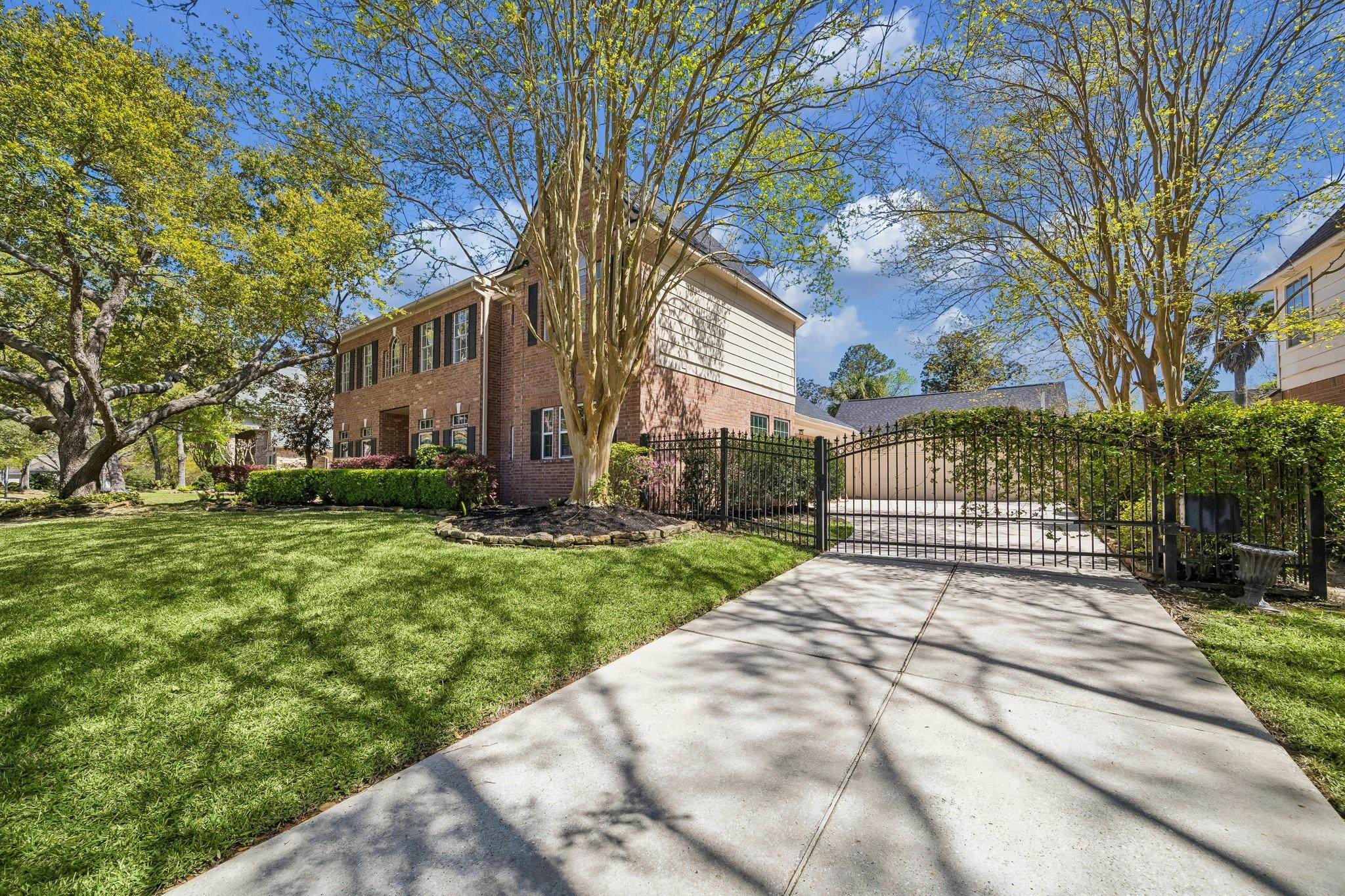 5914 Rapid Creek Court