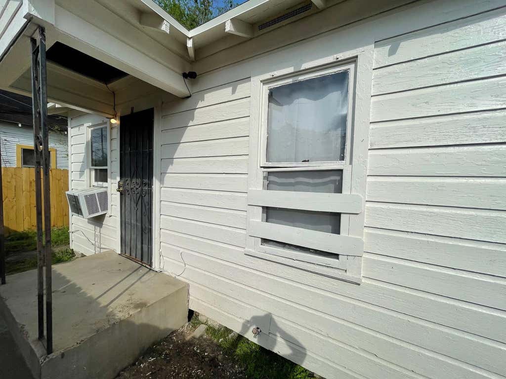 Photo of 2721 Napoleon Street, Houston, TX 77004 (MLS # 59012681)