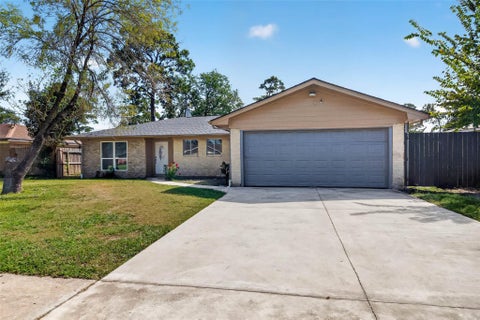 Photo of 13338 Forest Knoll Drive, Houston, TX 77049 (MLS # 50762529)