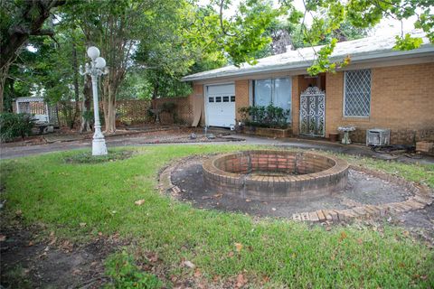 Photo of 515 Highway 3 N, Texas City, TX 77591 (MLS # 18724030) Photo of 515 Highway 3 N, Texas City, TX 77591 (MLS # 18724030)