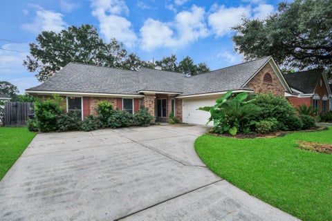 Photo of 15818 Sweetwater Creek Drive, Houston, TX 77095 (MLS # 74345309)
