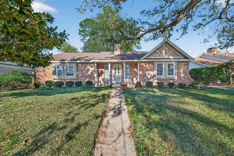 Property photo of 6038 Greenmont Drive, Houston, TX 77092