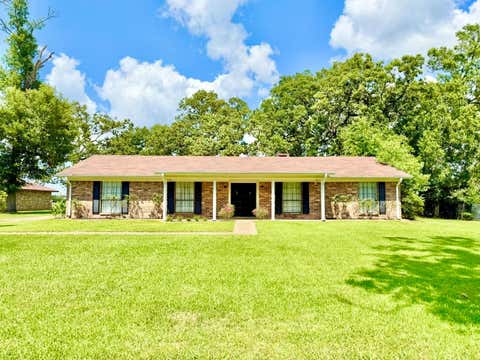 Homes For Sale - 307 Trailwood Drive<br/> Crockett, TX 75835