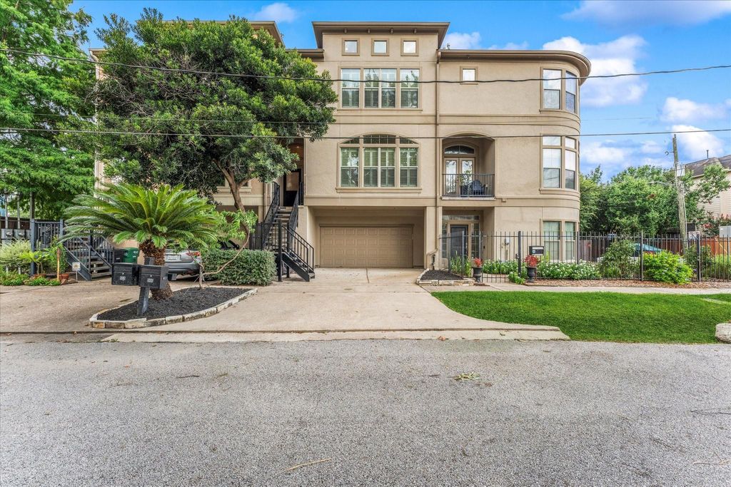 Photo of 906 Reinicke Street, Houston, TX 77007 (MLS # 78609311)