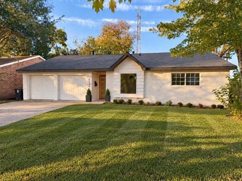 Photo of 6026 Willowbend Blvd, Houston, TX 77096 (MLS # 85395563)