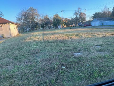 Vacant Land For Sale - 2800 10th Street<br/> Port Arthur, TX 77640