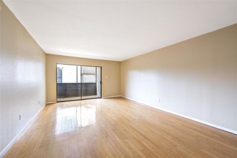 Photo of 3055 Walnut Bend Lane #21, Houston, TX 77042 (MLS # 68030099)
