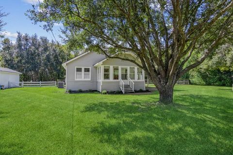 Photo of 7206 King Street, Manvel, TX 77578 (MLS # 39734970)