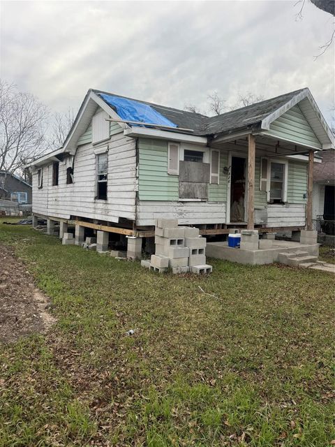 Photo of 3926 Sayers Street, Houston, TX 77026 (MLS # 60206988)