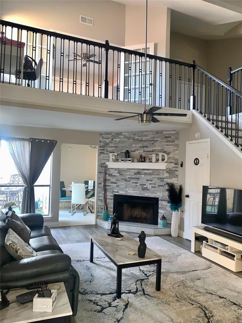 Homes For Sale - 4807 Forest Court<br/> Harris County, Baytown, TX 77521