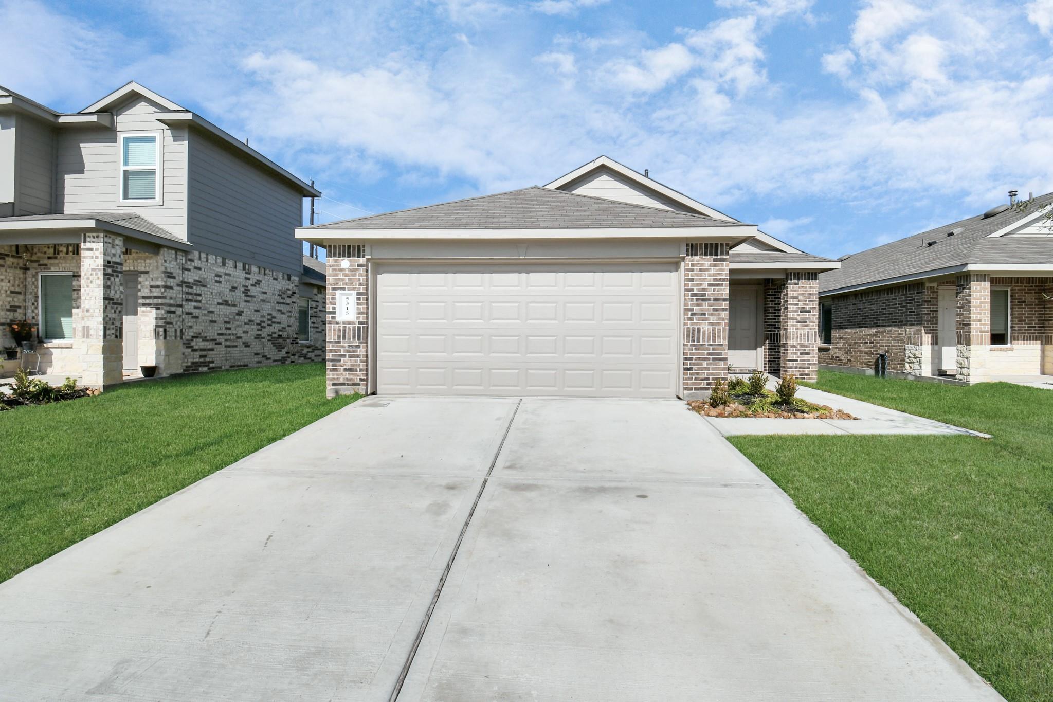 5315 Castlebury Meadows Drive