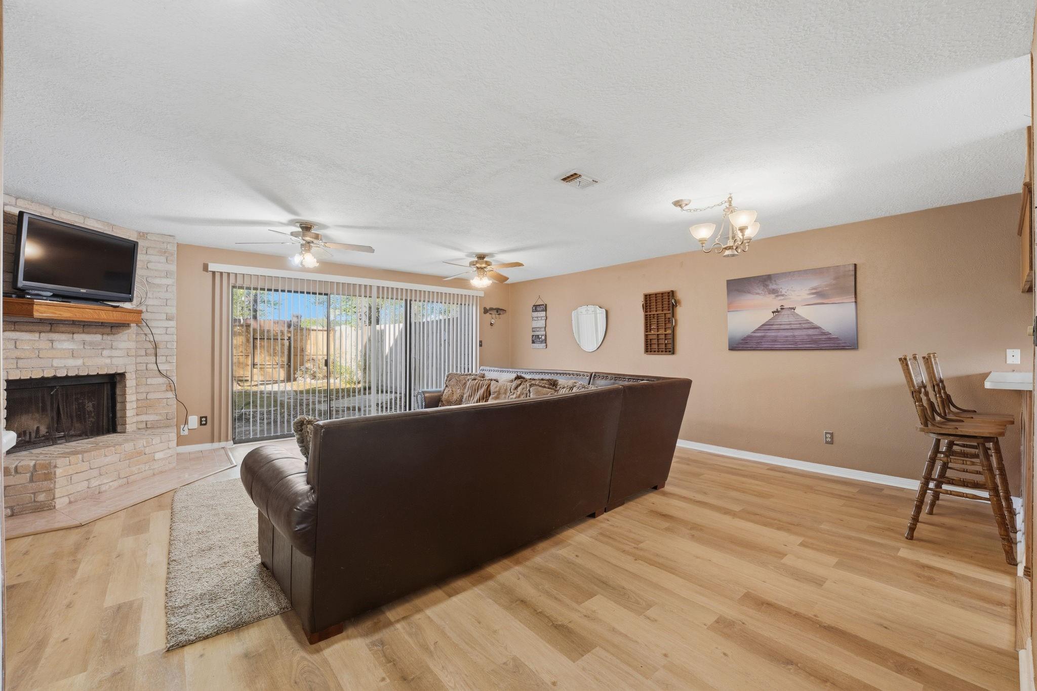 3823 Knollcrest Drive
