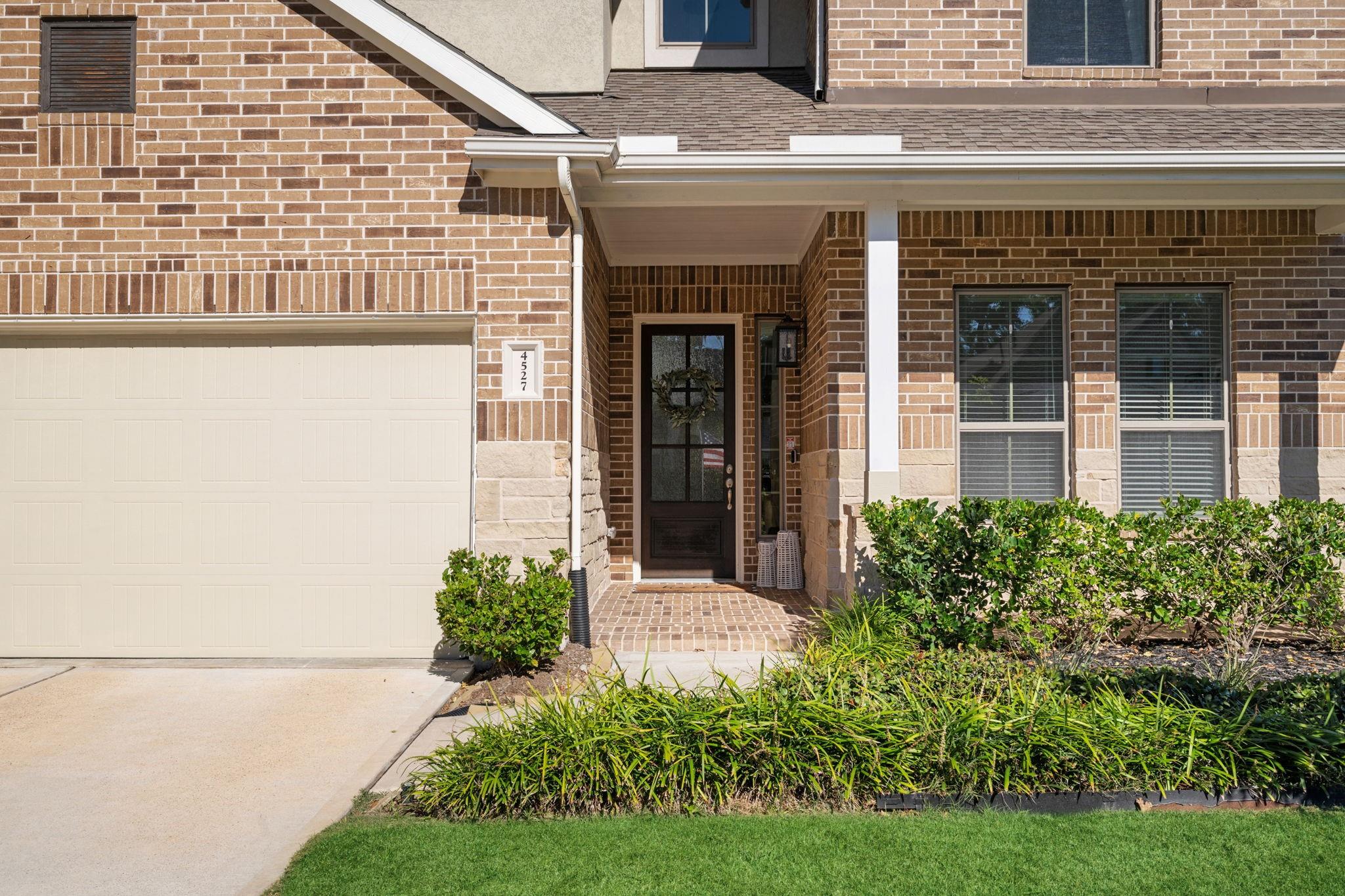 4527 Silver Moon Drive