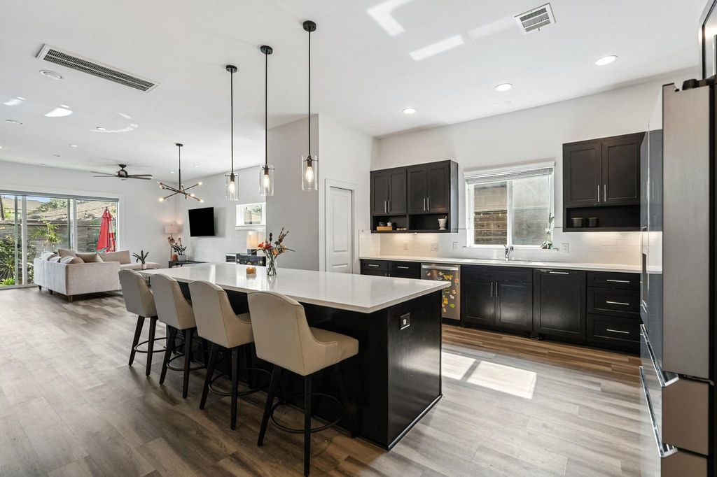 Photo of 212 Pheasant Street, Houston, TX 77018 (MLS # 20246932)