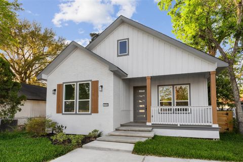 Homes For Sale - 610 Lettie Street<br/> Richmond, TX 77469