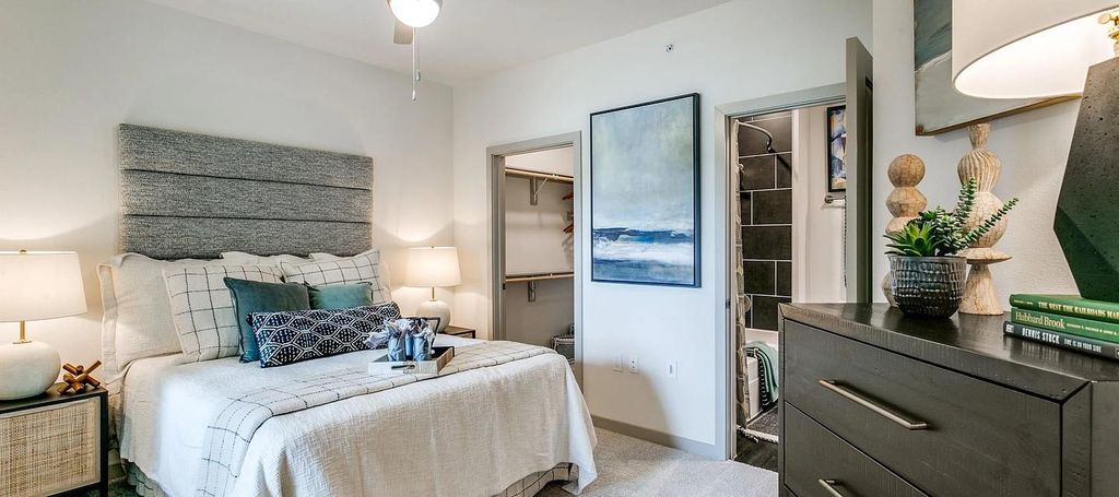 Photo of 1000 Grandys Lane #1309, Lewisville, TX 75077 (MLS # 93990593)