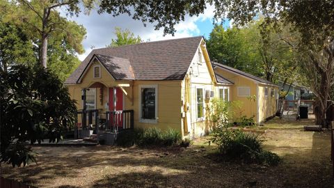 Photo of 4302 Delhi Street, Houston, TX 77022 (MLS # 26298151)