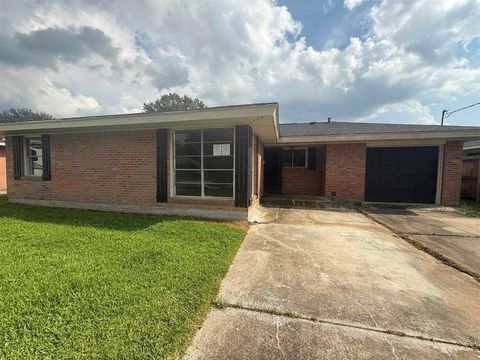 Photo of 701 Sherrill Street, Orange, TX 77630 (MLS # 75786658)