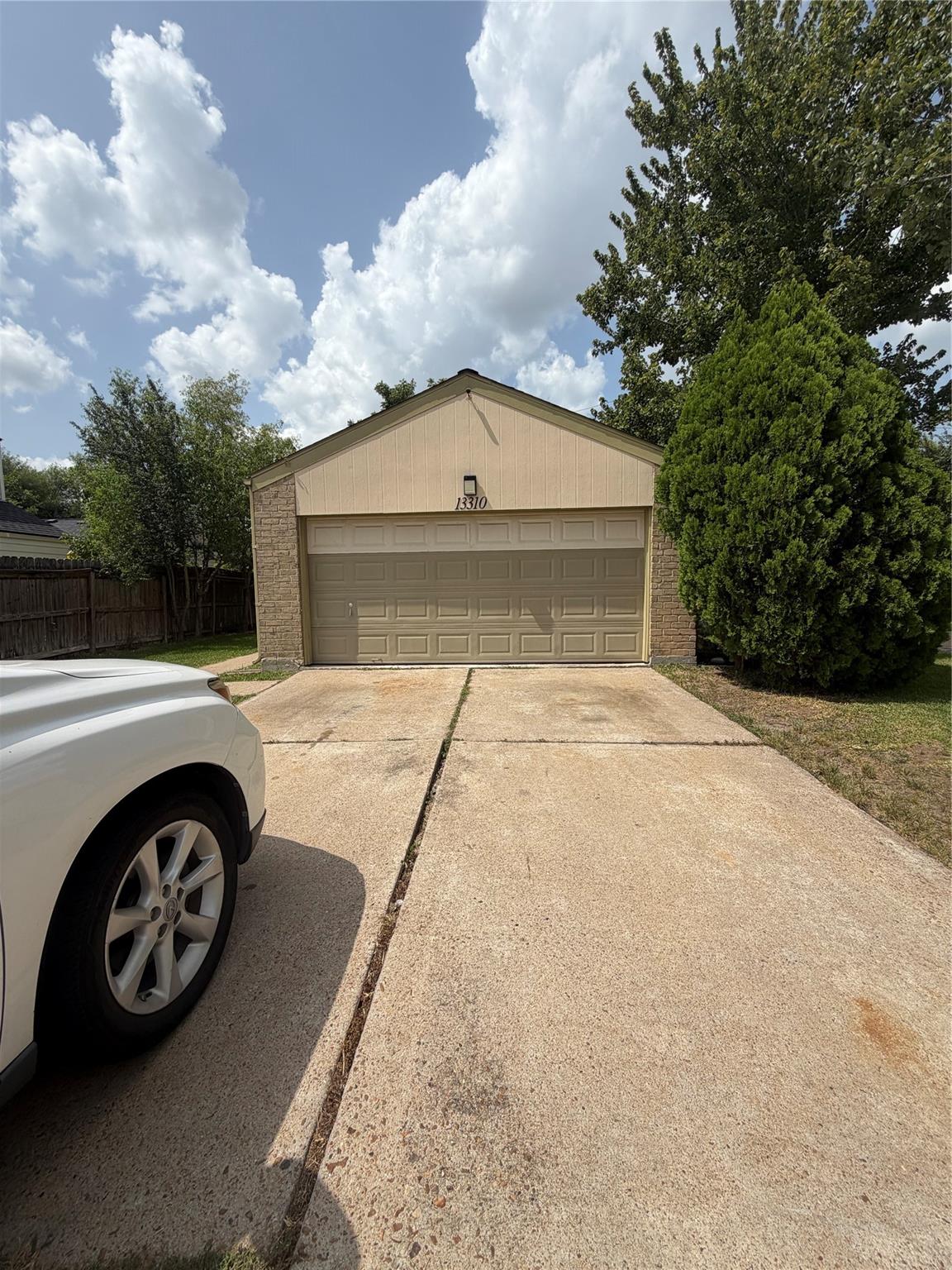 13310 Robinglen Drive
