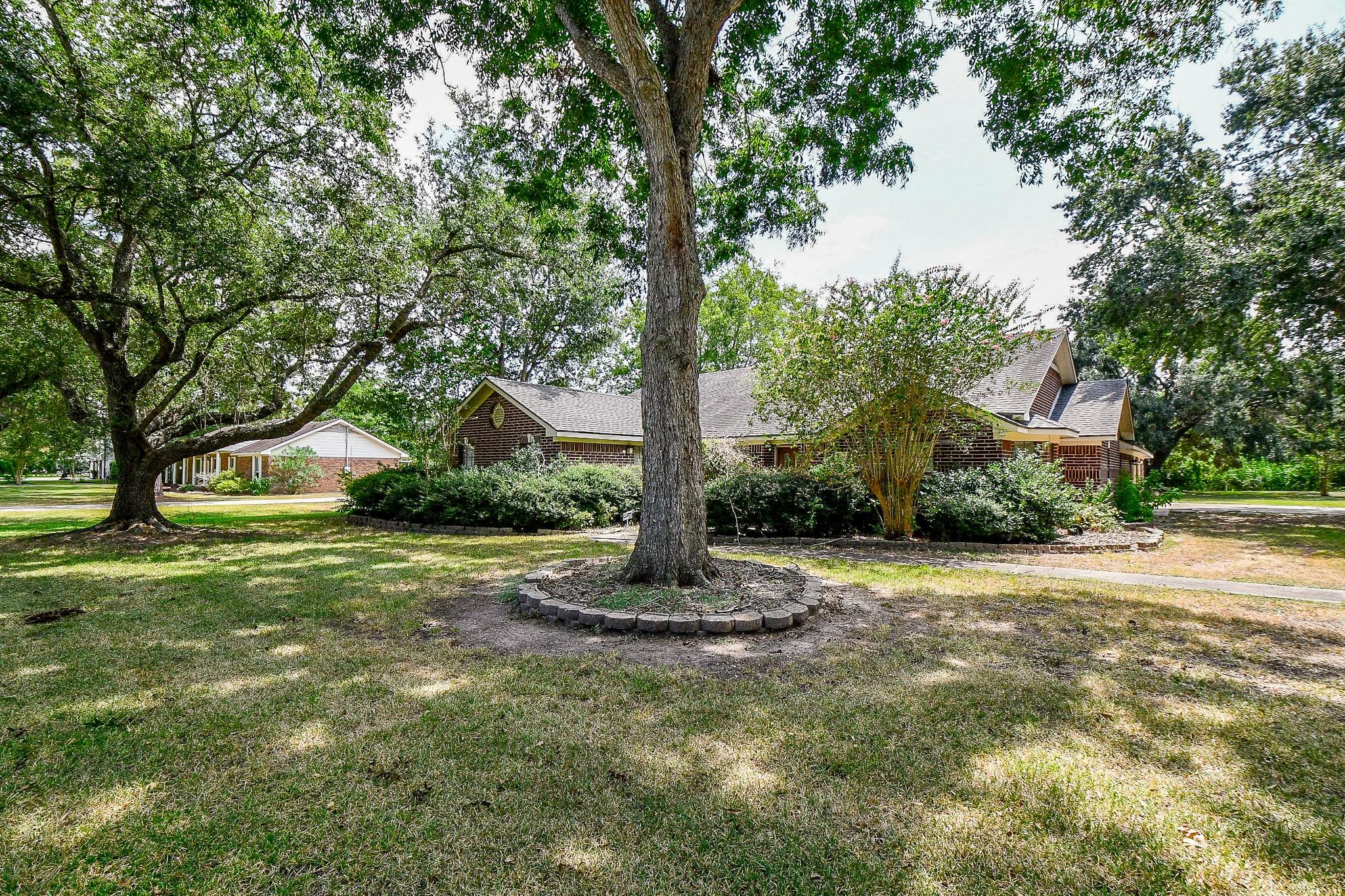 25121 Lakeview Road