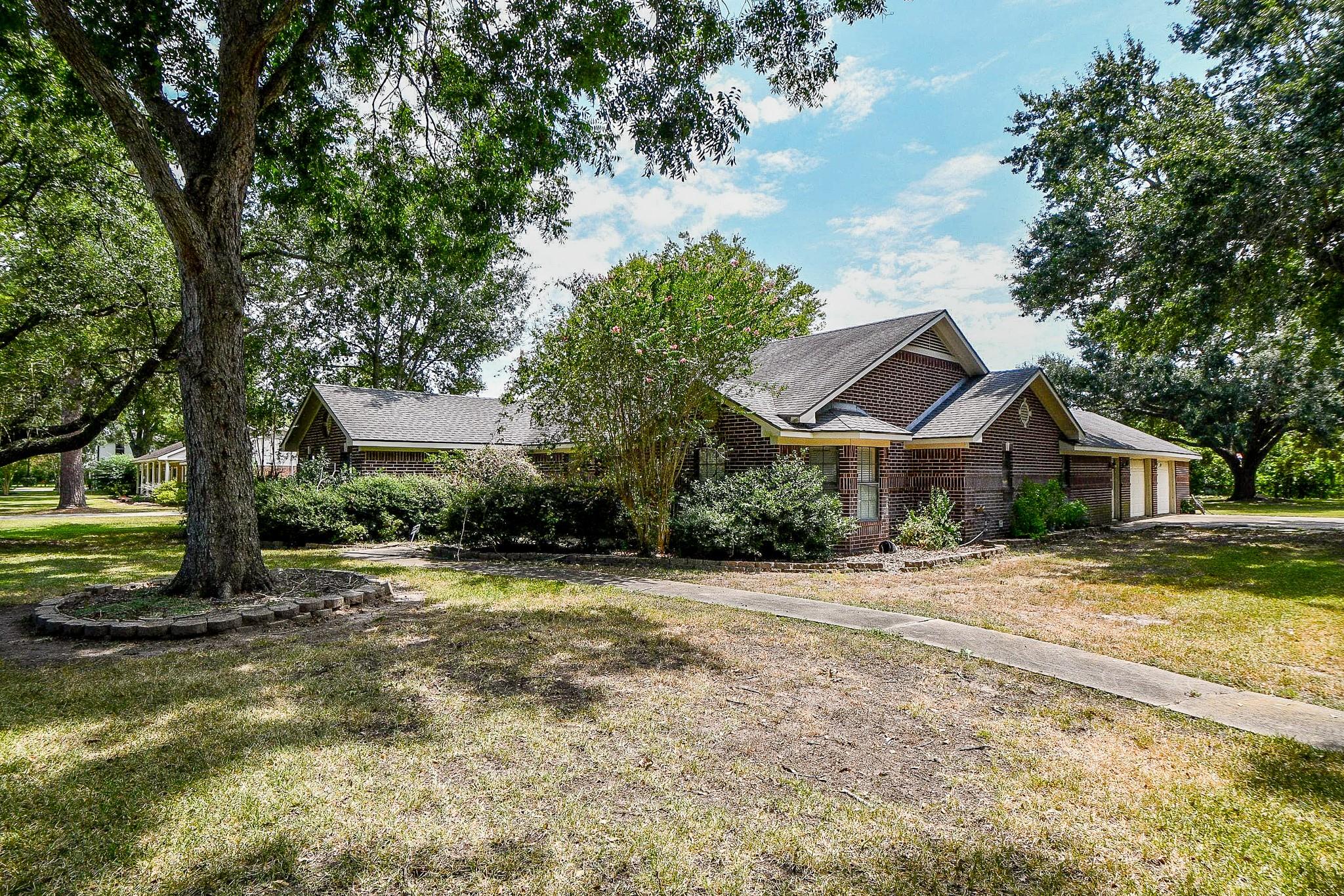 25121 Lakeview Road
