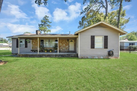 Photo of 201 S Roosevelt Avenue, Cleveland, TX 77327 (MLS # 15537529)