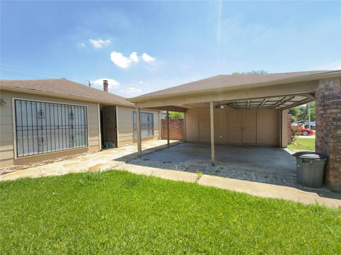 Photo of 8719 Beau Monde Drive, Houston, TX 77099 (MLS # 66947526)