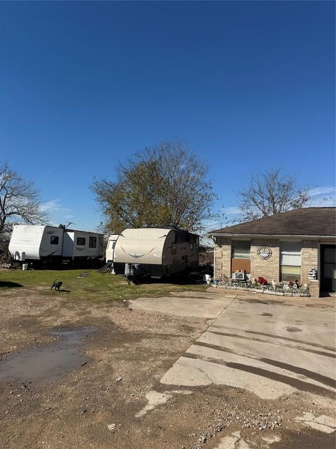 1124 Rosas Street Stafford TX 77477