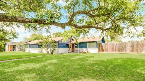 Photo of 1414 W 9th Street, Freeport, TX 77541 (MLS # 95358973)