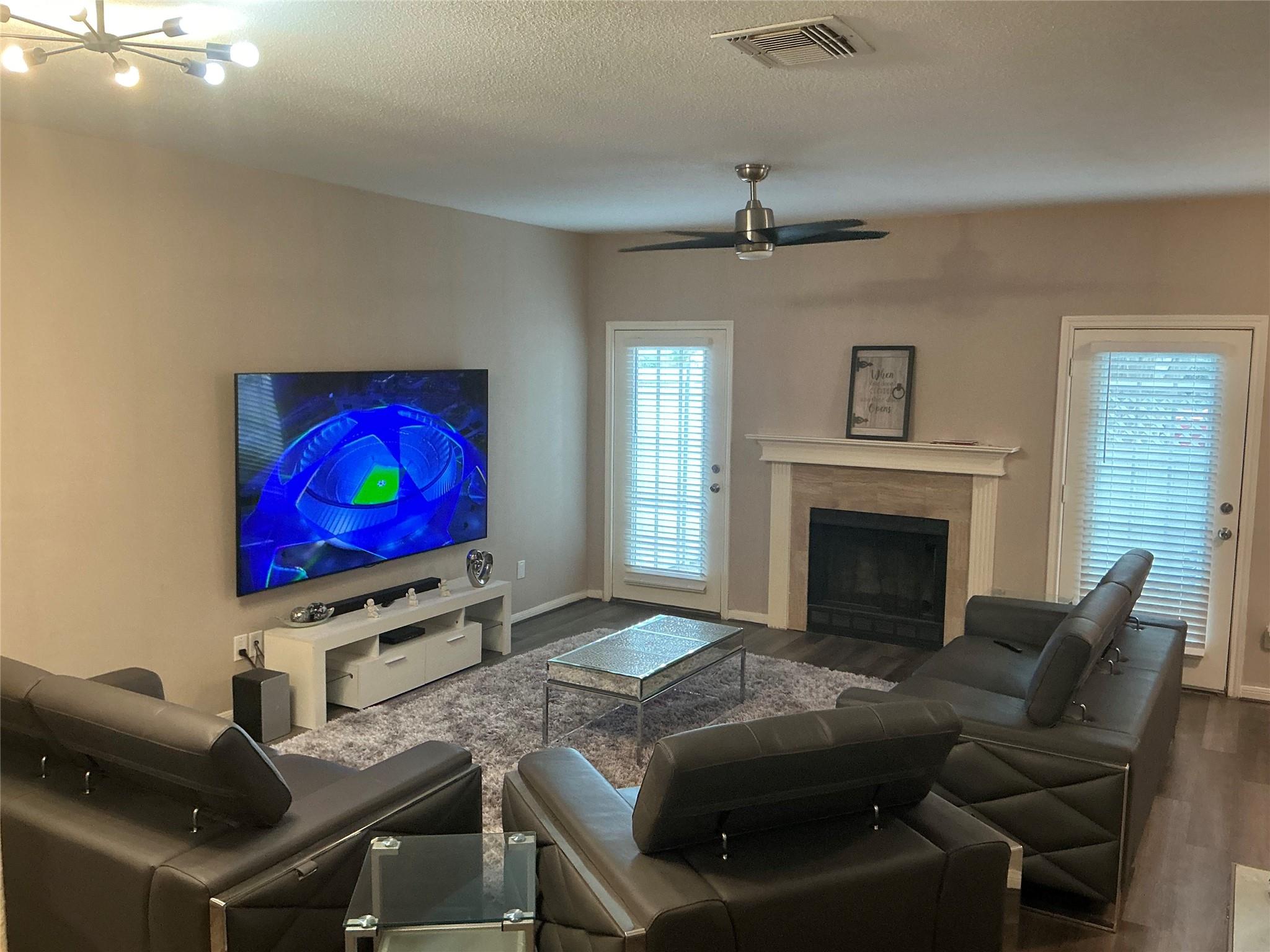 6000 Reims Road 3207