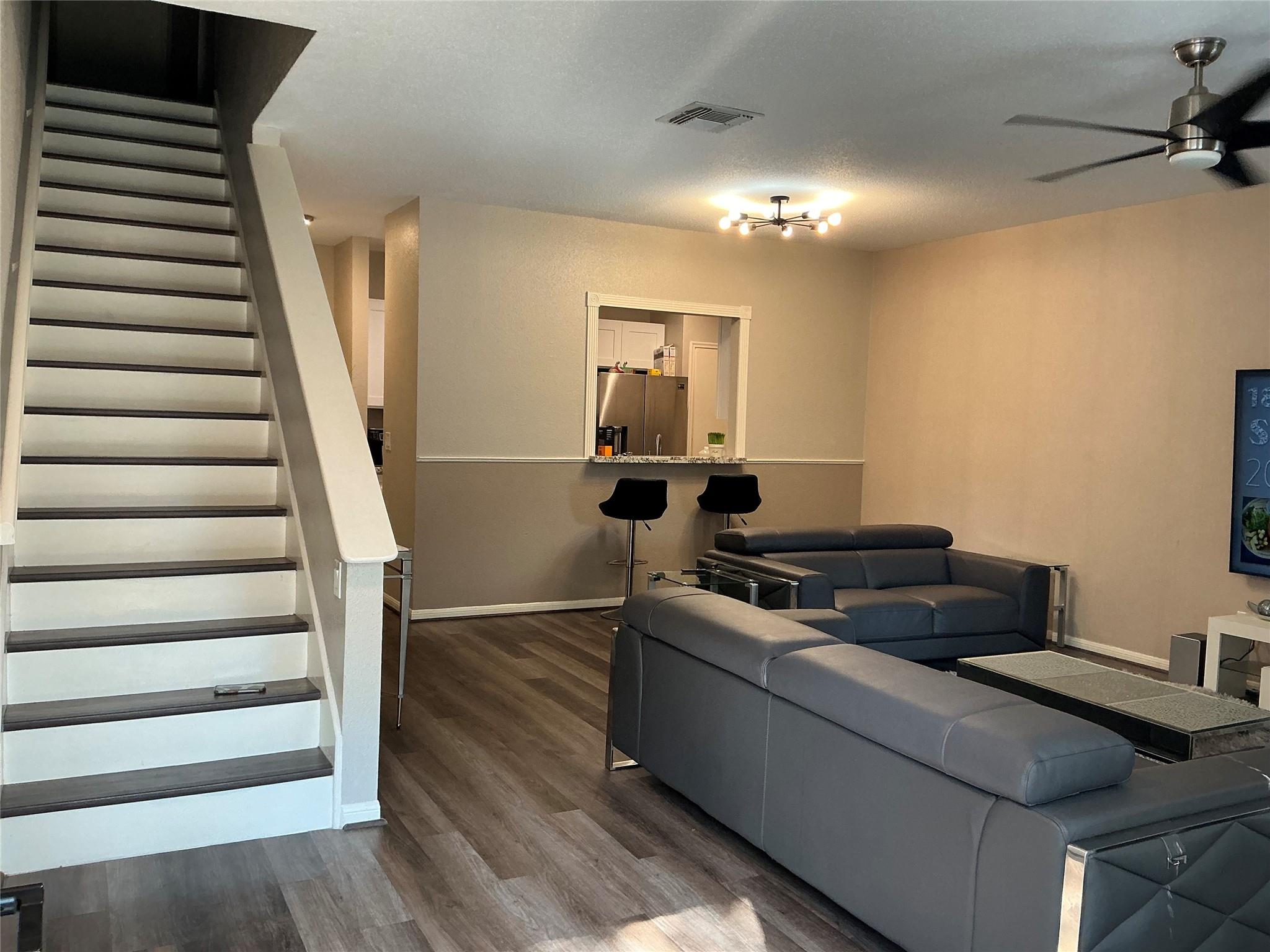 6000 Reims Road 3207