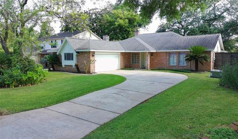 Photo of 3115 W Creek Club Drive, Missouri City, TX 77459 (MLS # 12286307)