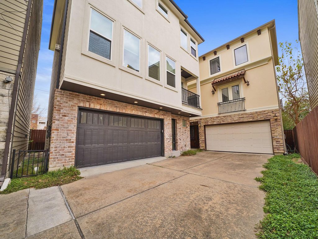 Photo of 1512 Thompson Street #2, Houston, TX 77007 (MLS # 54067660)