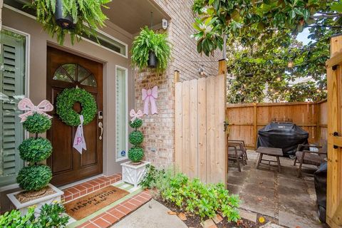 Photo of 2127 Stacy Glen, Houston, TX 77008 (MLS # 16885632)
