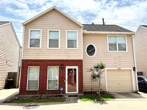 Photo of 2225 Naomi Street, Houston, TX 77054 (MLS # 86871868)