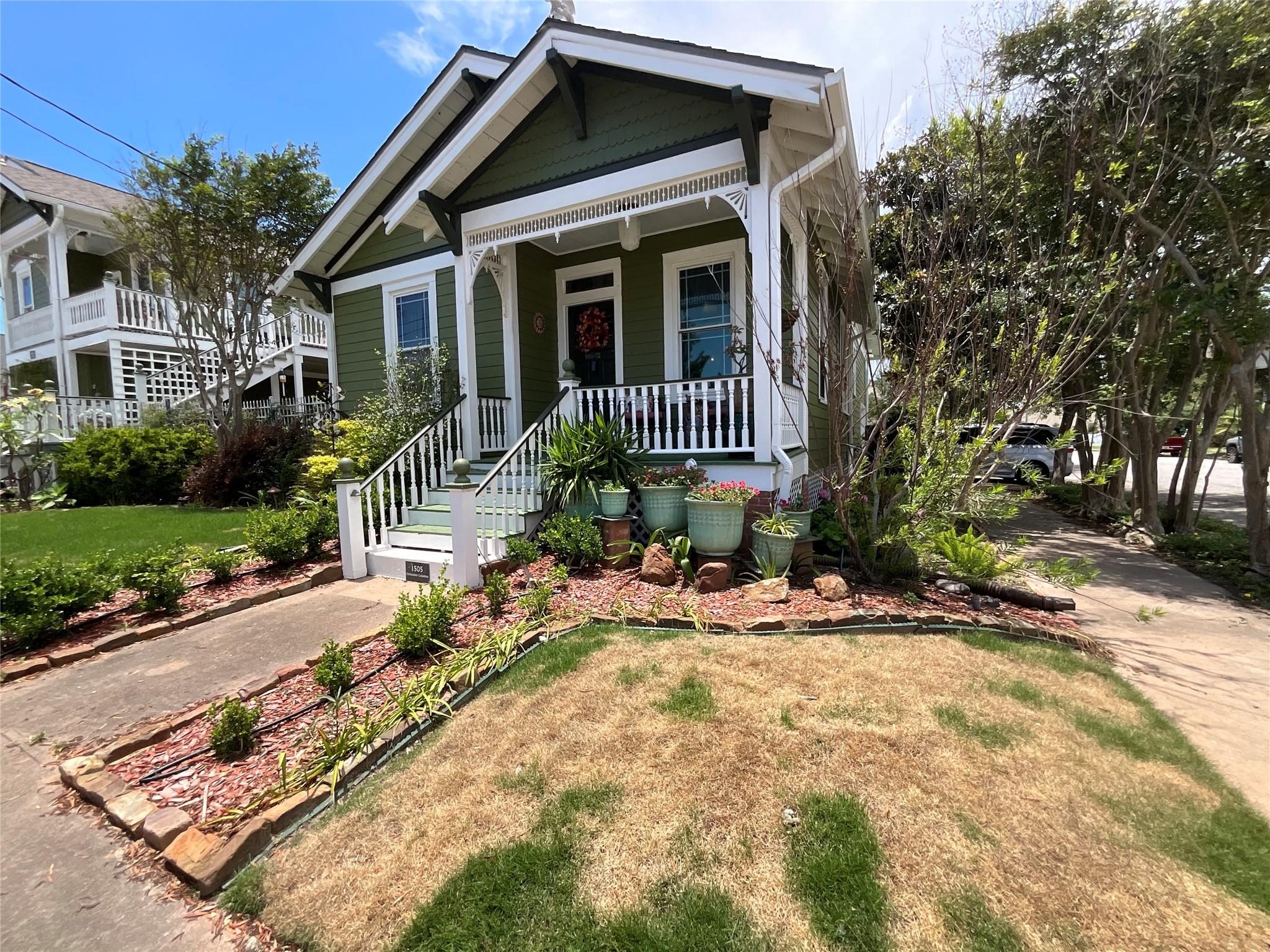 1505 Christopher Columbus Street